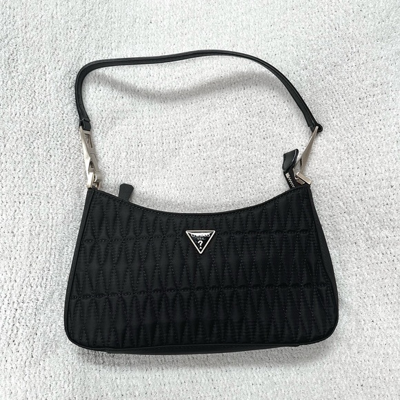 Layla Guess Black Quilted Shoulder Bag - Picture 1 of 7